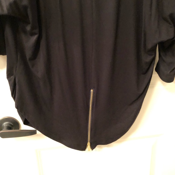 Black Top with Zipper Detail - Picture 3 of 3